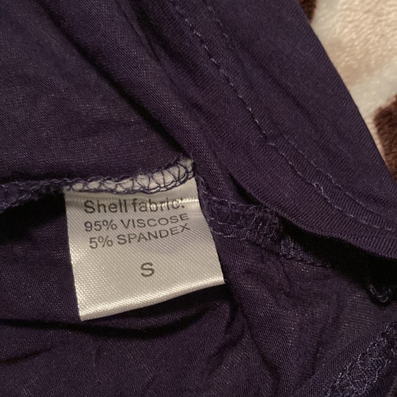 Size small unbranded soft viscose blue/purple camisole with adjustable straps - Picture 2 of 2